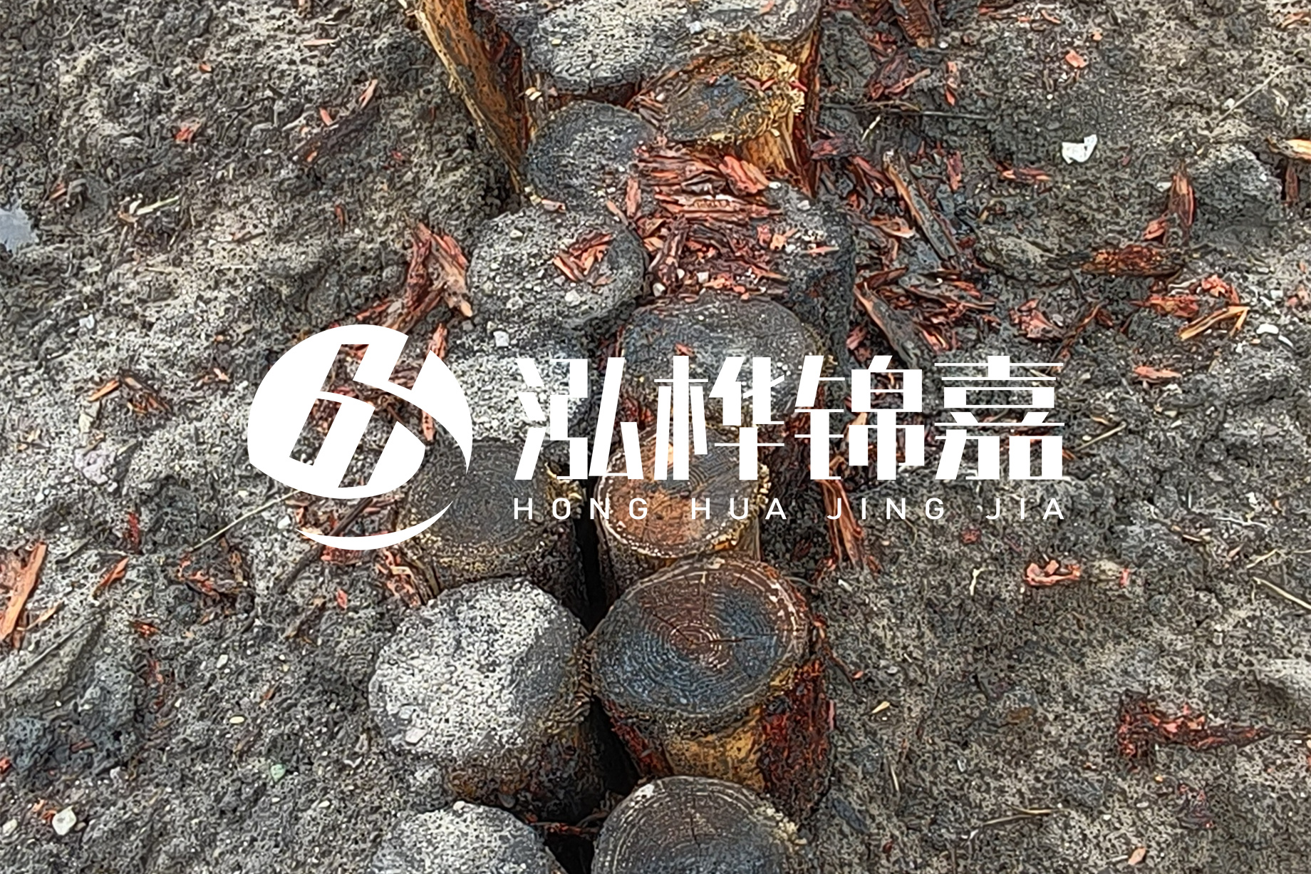 魚(yú)塘淤泥太多怎么清理？挖掘機(jī)清除淤泥的作用及方法