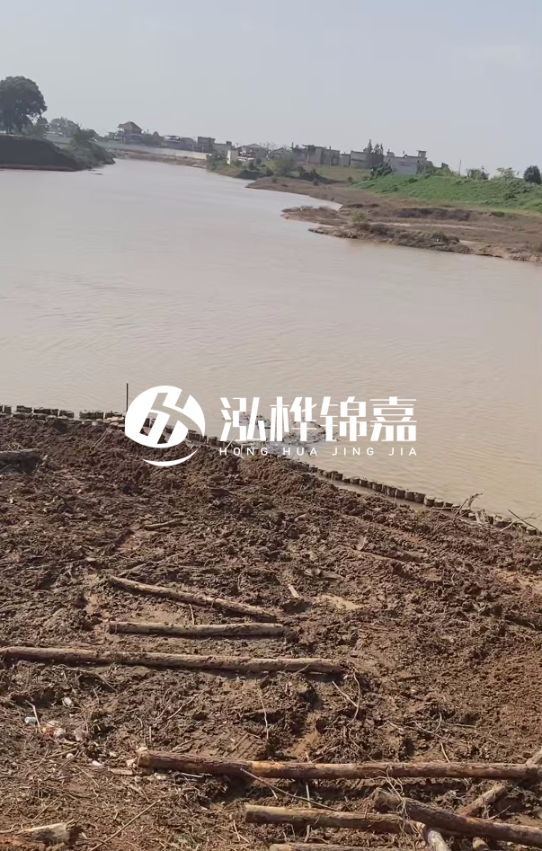 打松木樁施工用什么機(jī)械最好-松木樁施工技術(shù)要求？