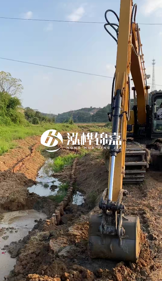 青島河道清淤專業(yè)施工-水挖機(jī)清淤適合哪些河道狀況？