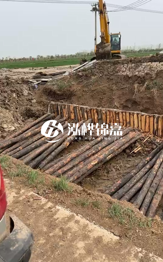 5米大頭16松木樁多少錢一根？按小頭報(bào)價(jià)貴還是大頭報(bào)價(jià)貴？